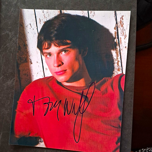 Tom welling signed smallville - welling,