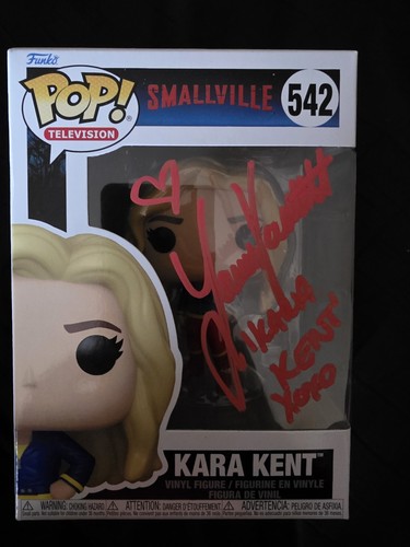 Laura vandervoort signed - vandervoort,