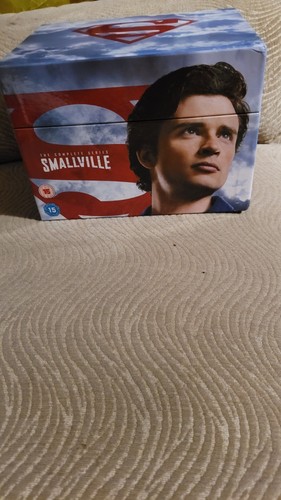 Smallville dvd boxed set - smallville,